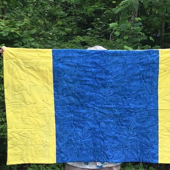 NWT Hand Crafted Blue & Yellow Quilt - Picture 10 of 14